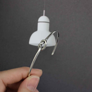 ひと玉結び ノット バングル ブレスレット／Silver925